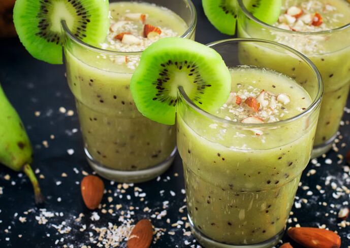 Kiwi smoothies and ripe bananas for weight loss