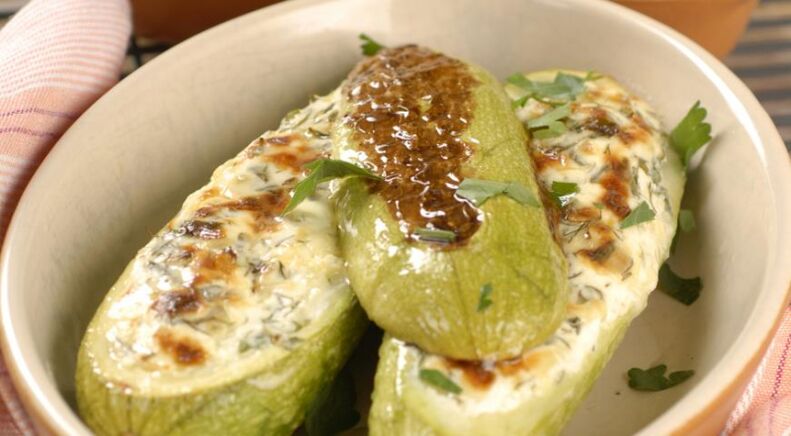 Stuffed zucchini perfectly satiate hunger when following a 7-day diet
